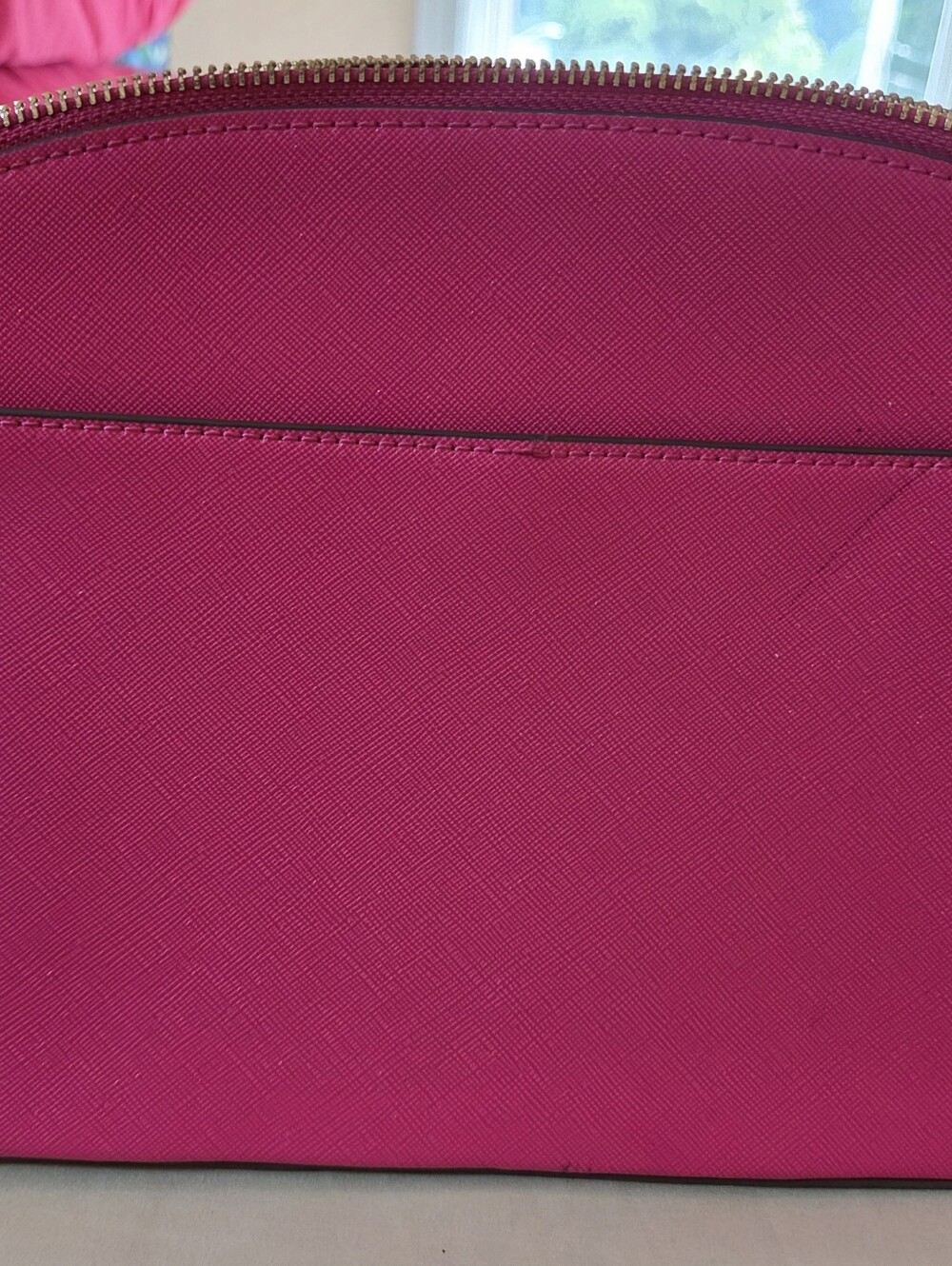 NWOT Georgeous Klein Fuchsia Classic Curves Dome Crossbody Bag - Picture 3 of 7